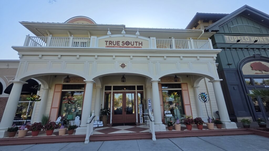 Shops and restaurants at The Market Common in Myrtle Beach, featuring True South and Tupelo Honey.