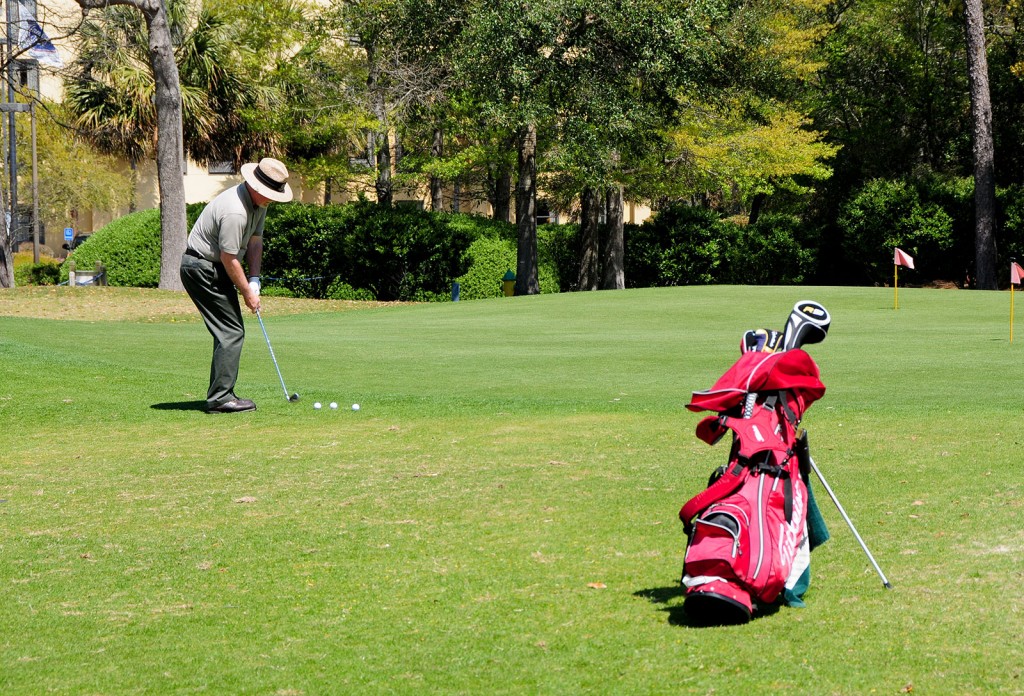 Family-friendly golf in Myrtle Beach at Cane Patch Golf Course during winter