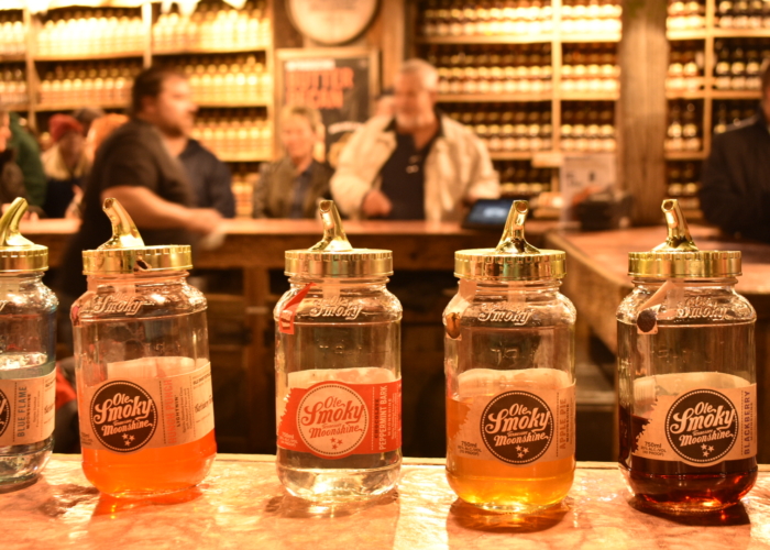 Moonshine Tasting in Gatlinburg: Best Distilleries, Tours, and Local Tips