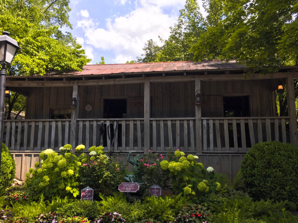 Dolly Parton childhood home at Dollywood