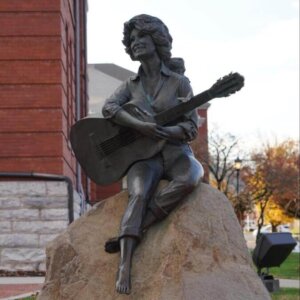 Dolly Parton statue in Sevierville, TN